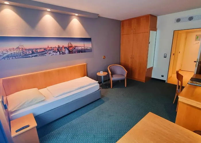 Hotel Panorama Hamburg-harburg 4*