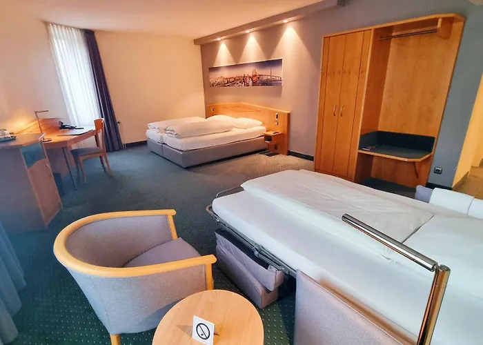 Hotel Panorama Hamburg-harburg 4*